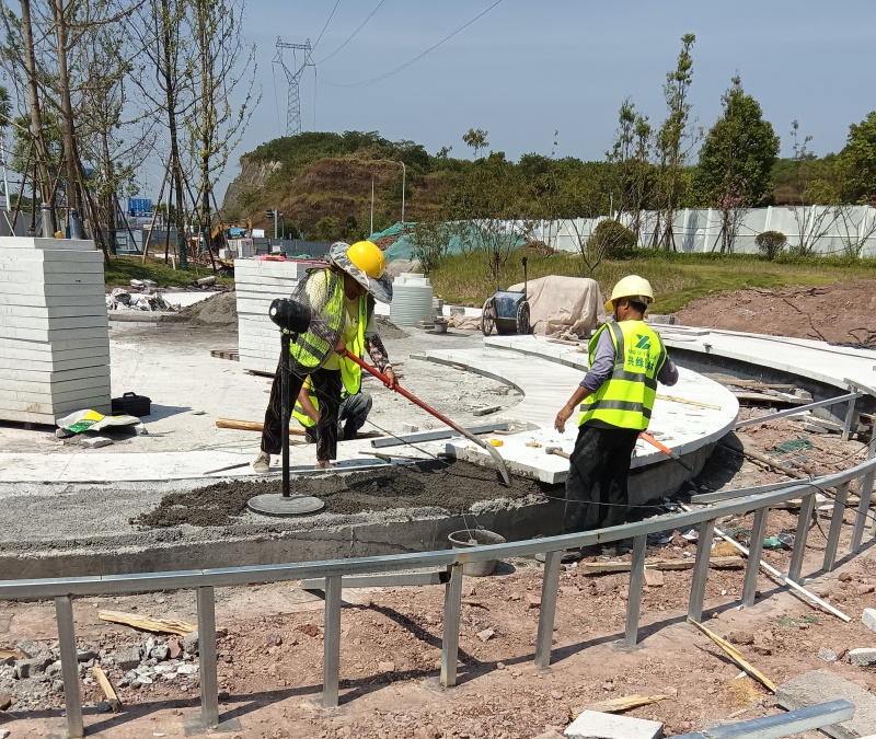 1727683939620339.jpg 高鐵.jpg